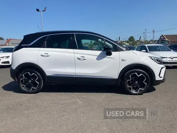 Begagnad Vauxhall Crossland Ultimate 110 HK (80 kW) 2022 Vit SUV