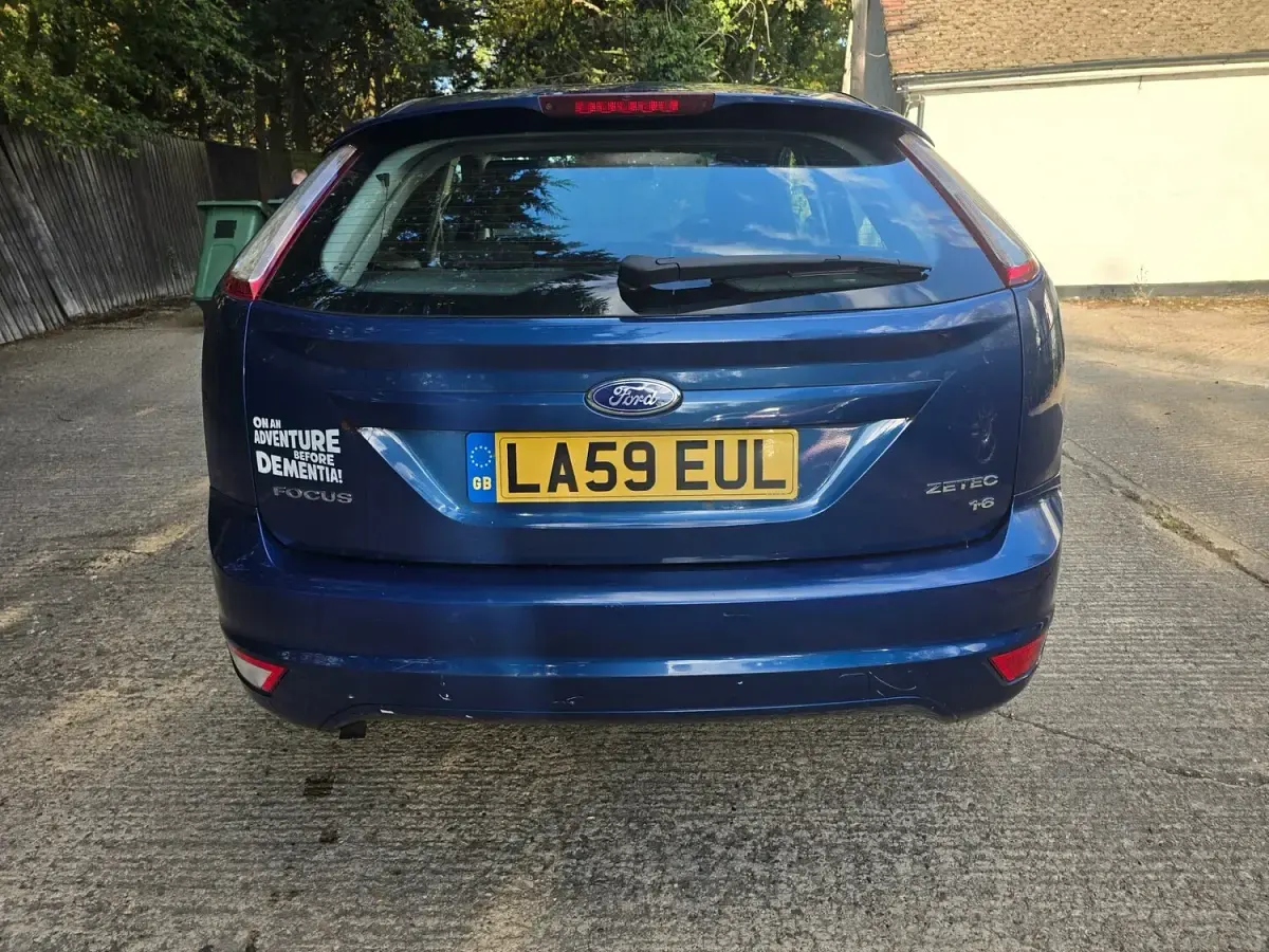 Used Ford Focus Zetec 2010 Blue Hatchback