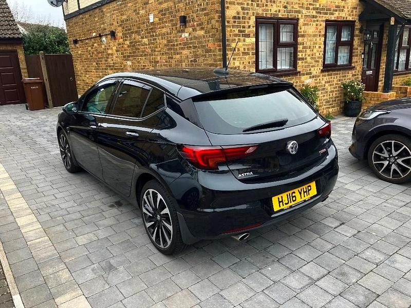 Used Vauxhall Astra Elite 200 HP (147 kW) 2016 Metallic Hatchback