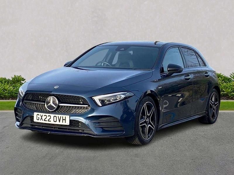 Used Mercedes A180 AMG Line Premium Plus 136 HP (100 kW) 2022 Blue Hatchback
