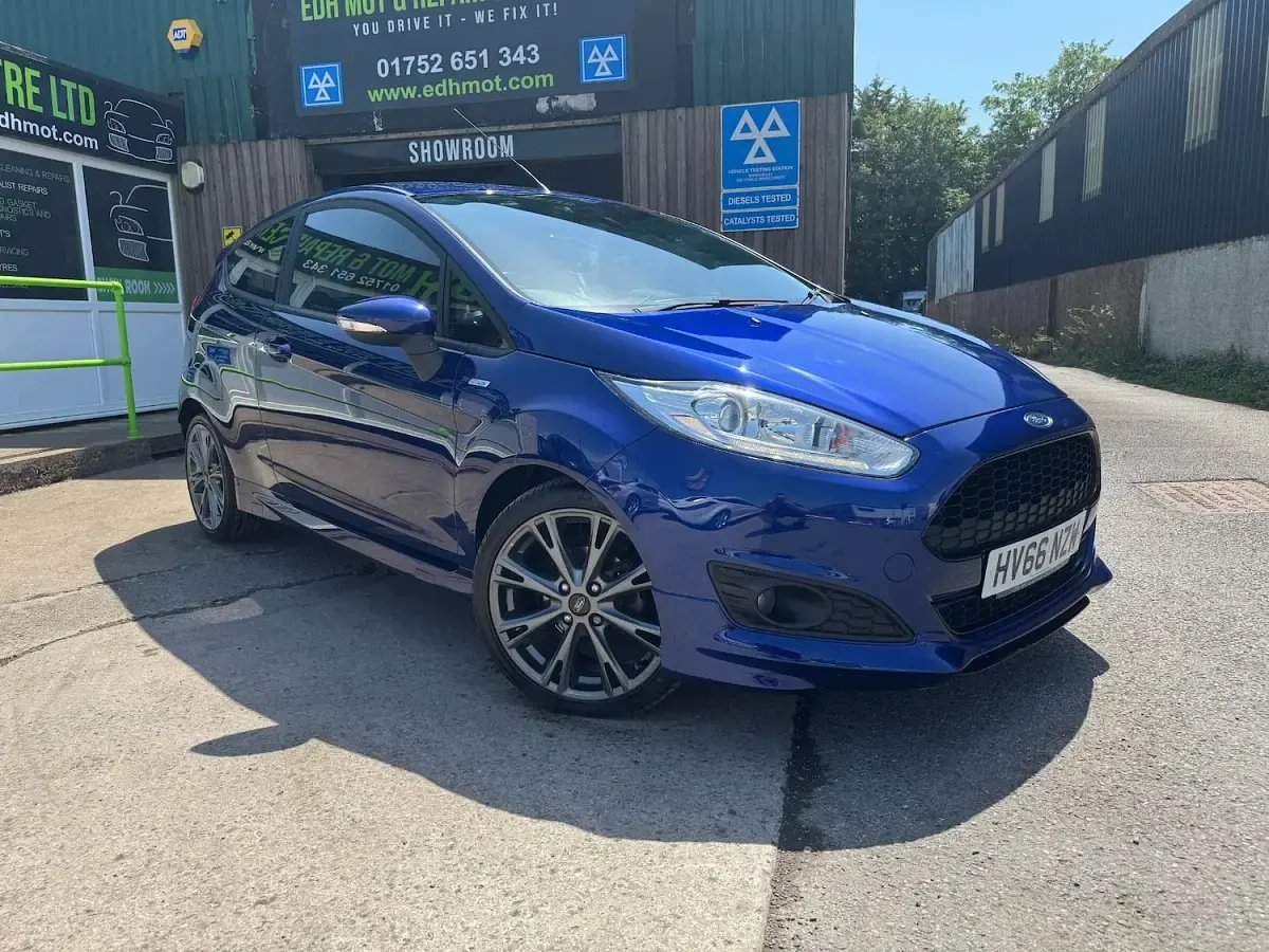 Used Ford Fiesta ST-Line 125 HP (91 kW) 2016 Blue Hatchback