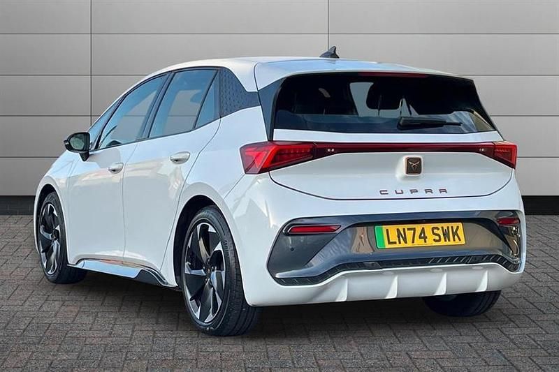 Used Cupra Born e-Boost 169 kW (231 HP) 2024 Glacial white Hatchback