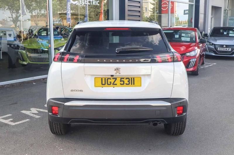 White Used 2021 Peugeot 2008 Allure Premium SUV | £12,970 (Fair price) - Image 1/4