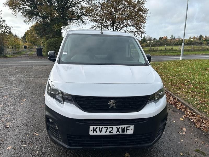 Used Peugeot Partner 131 HP (96 kW) 2022 White MPV