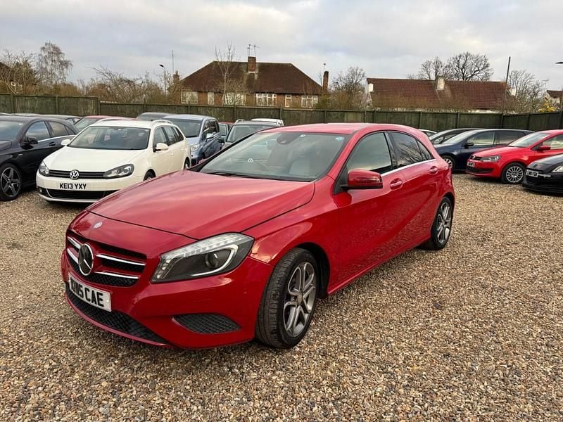 Used Mercedes A180 122 HP (89 kW) 2015 Red Hatchback