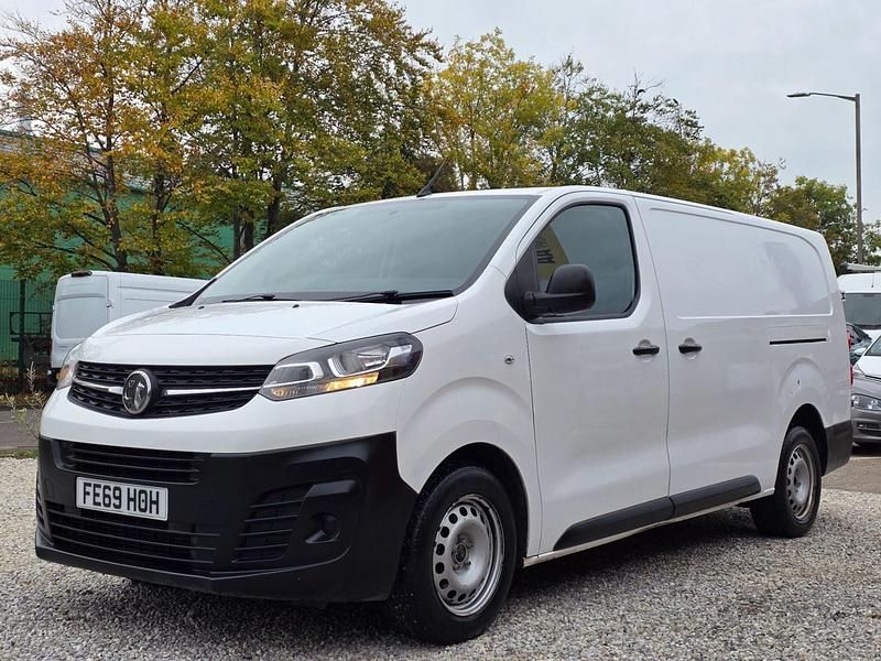 Used Vauxhall Vivaro Edition 100 HP (73 kW) 2019 White MPV