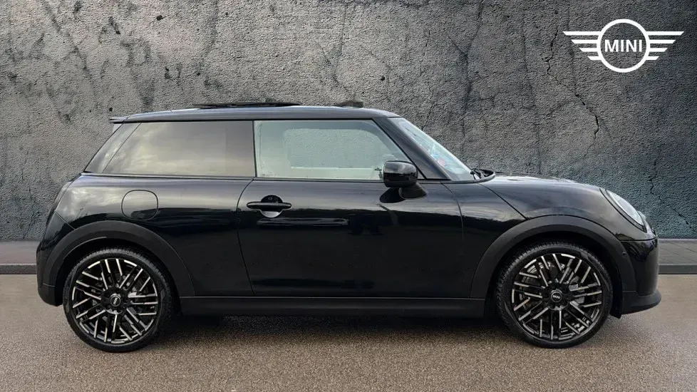 New Mini Cooper S Hatch 201 HP (147 kW) 2025 Black Hatchback