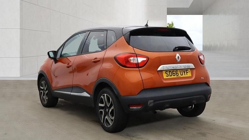 Usado Renault Captur Dynamique 90 HP (66 kW) 2016 Laranja SUV