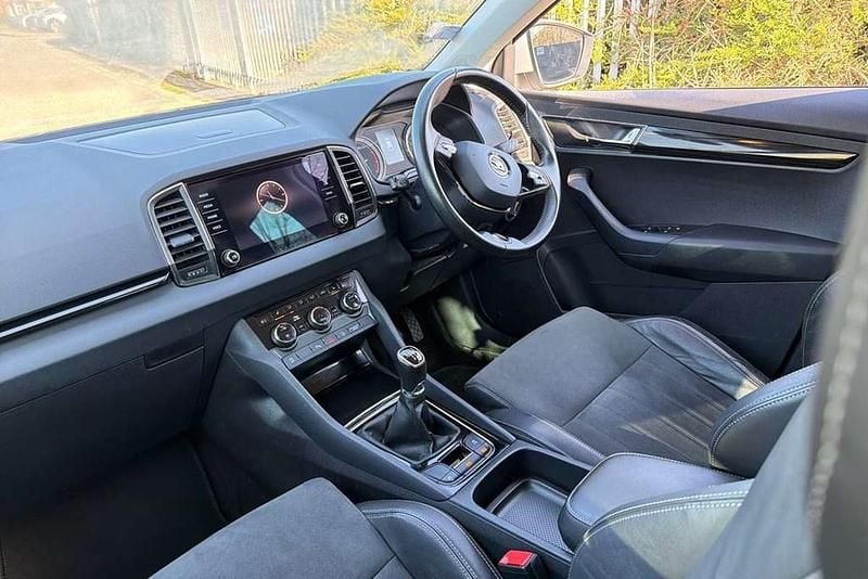 Used Skoda Karoq SE L 150 HP (110 kW) 2020 White SUV