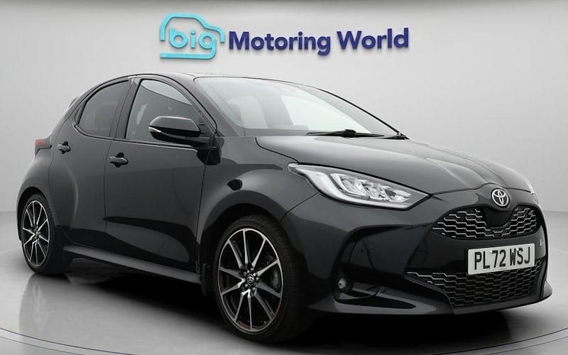 Used Toyota Yaris Hybrid Sport 116 HP (85 kW) 2022 Black Hatchback