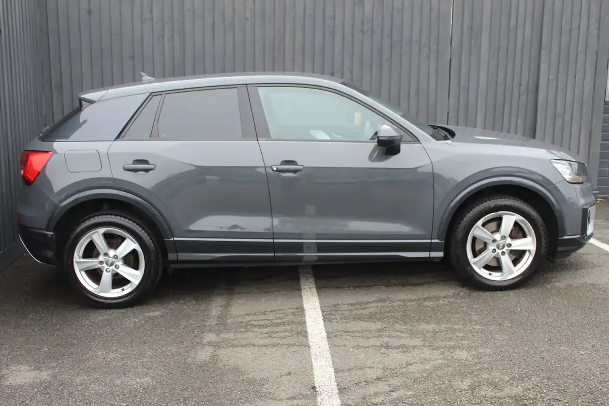 Used Audi Q2 Sport 116 HP (85 kW) 2017 Grey SUV