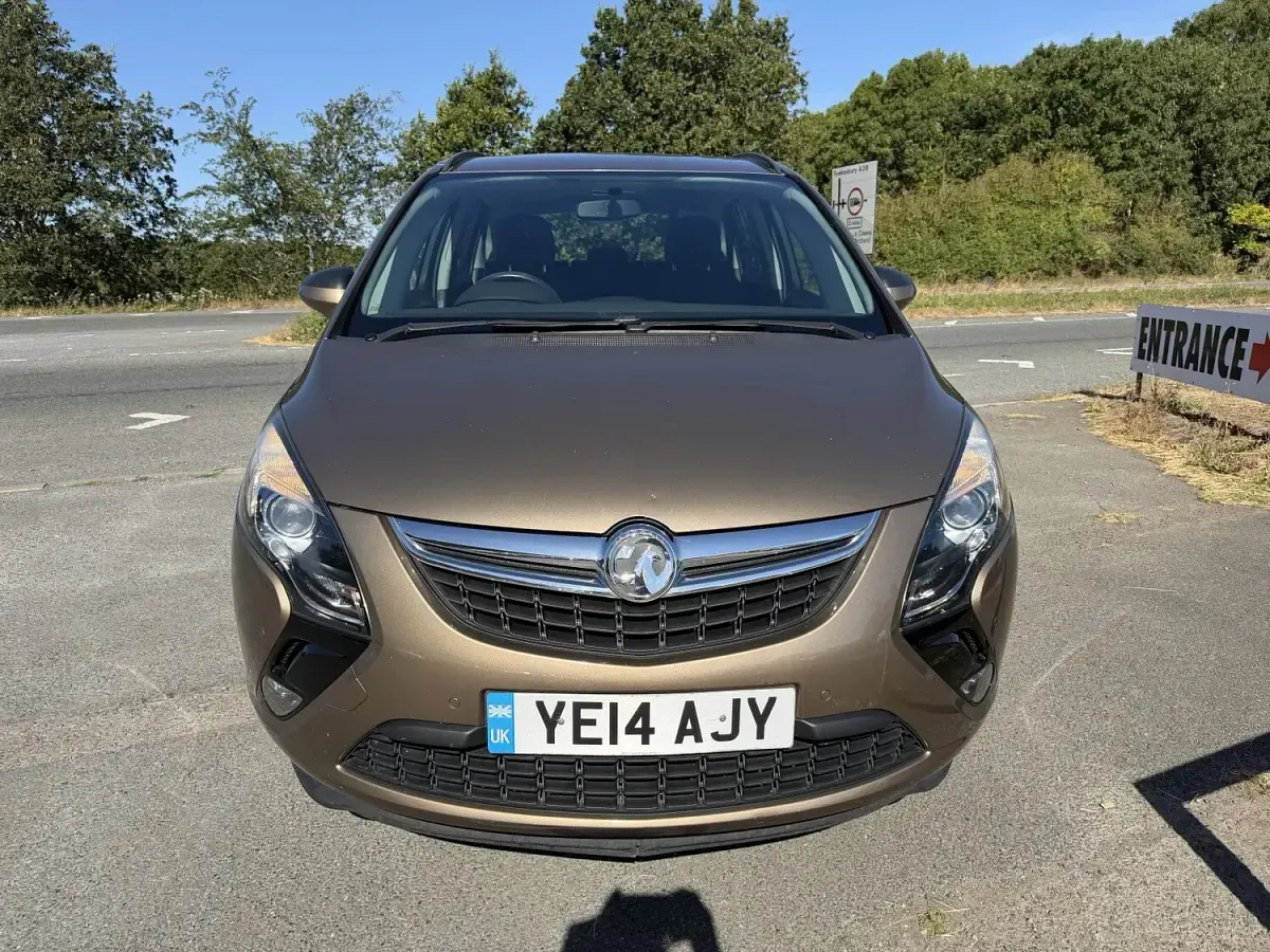 Used Vauxhall Zafira Tourer 165 HP (121 kW) 2014 Brown MPV