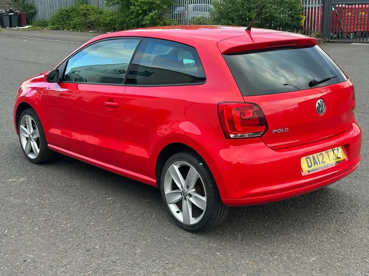 Used VW Polo Match 70 HP (51 kW) 2012 Red Hatchback