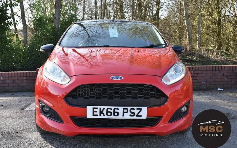 Used Ford Fiesta Zetec 140 HP (102 kW) 2016 Red Hatchback