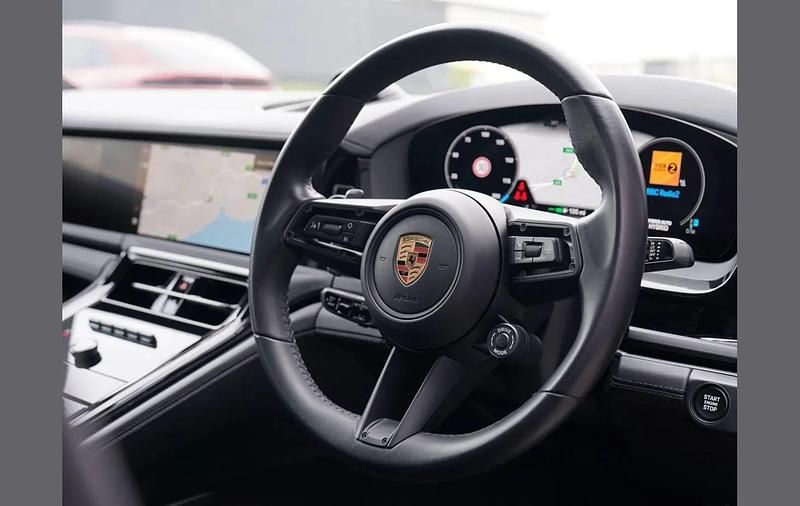 Begagnad Porsche 911 640 HK (470 kW) 2021 Grå Sportkupé