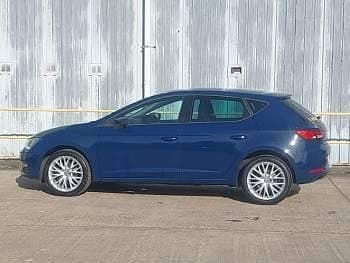 Used Seat Leon SE Dynamic 110 HP (80 kW) 2017 Blue Hatchback