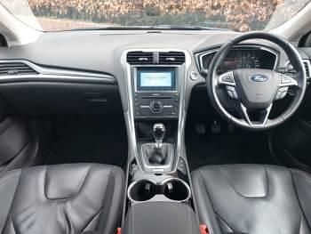Used Ford Mondeo Titanium 180 HP (132 kW) 2016 Silver Estate