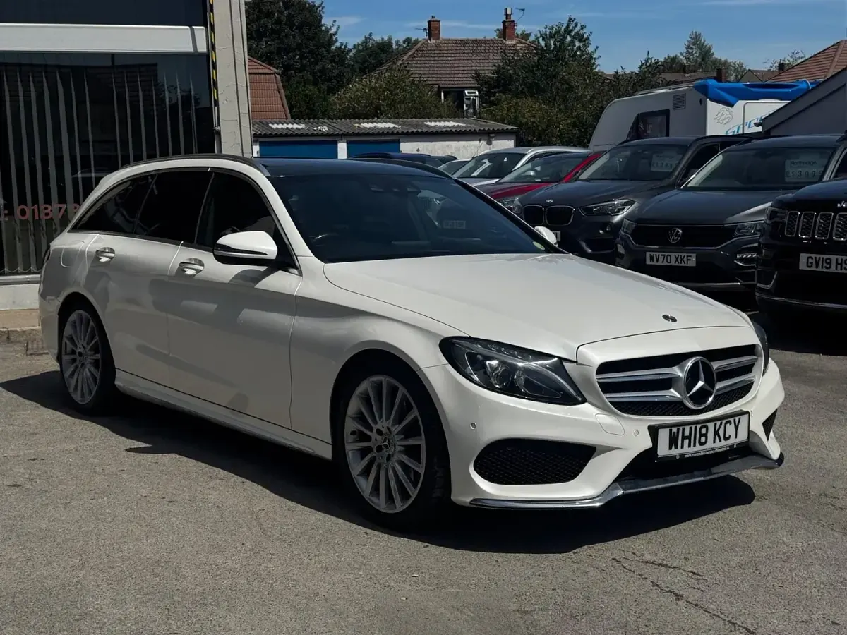 Used Mercedes C250 AMG Line Premium Plus 204 HP (150 kW) 2018 White Estate