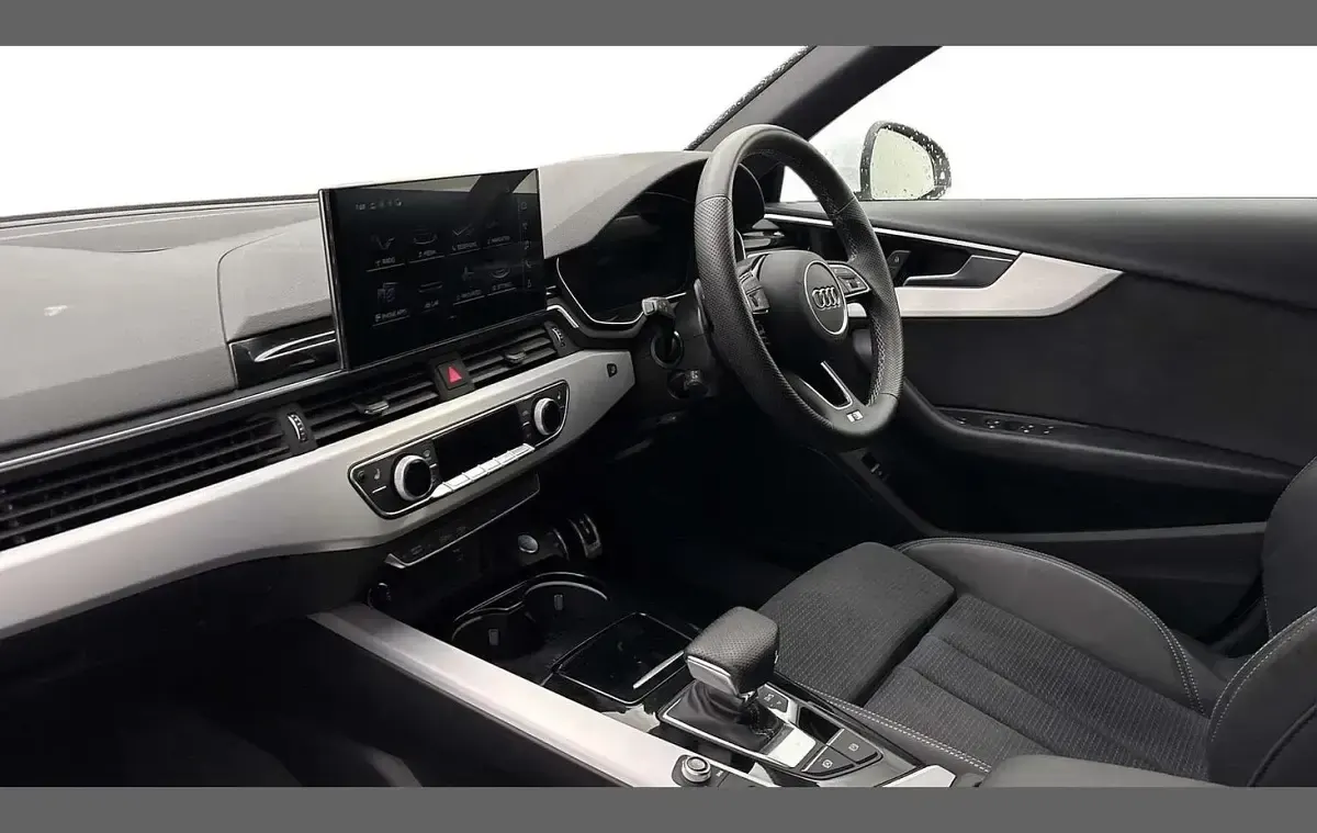 Used Audi A4 S-Line 204 HP (150 kW) 2024 White Sedan