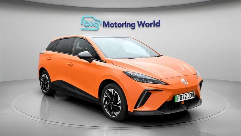 Used MG MG4 EV Trophy 319 kW (435 HP) 2022 Orange Hatchback