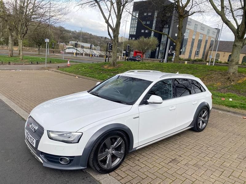 Begagnad Audi A4 Allroad 245 HK (180 kW) 2012 Vit Kombi
