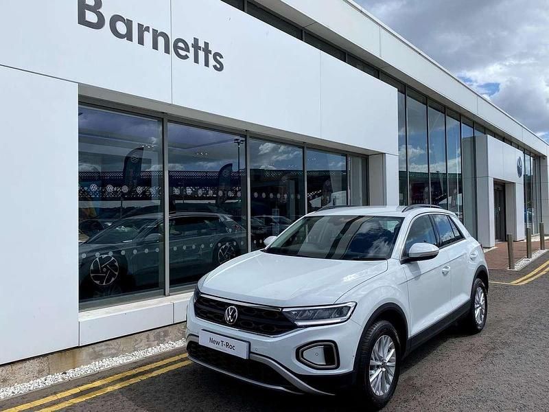 White Used 2022 VW T-Roc Life SUV | £18,499 (Fair price) - Image 1/4