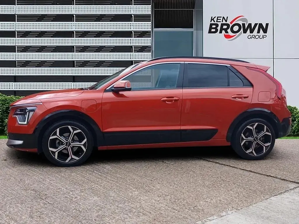 Used Kia Niro 2023 Orange SUV