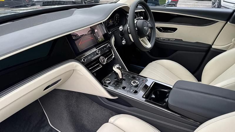 New Bentley Flying Spur 680 HP (500 kW) 2026 Grey Sedan