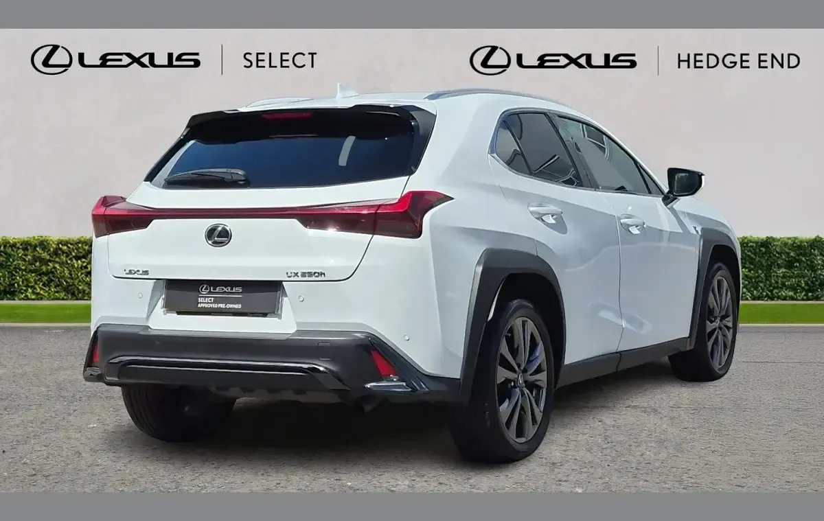 Used Lexus UX 250h Sport Design Packet 180 HP (132 kW) 2023 White SUV