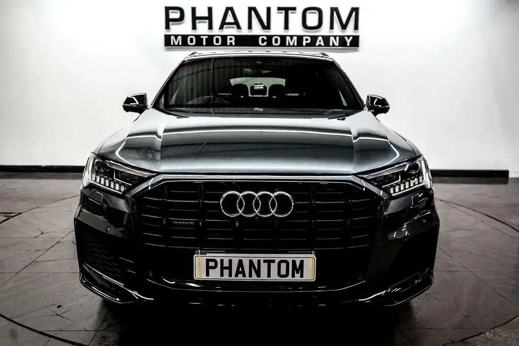 Usado Audi Q7 Black Edition 2022 Cinzento SUV