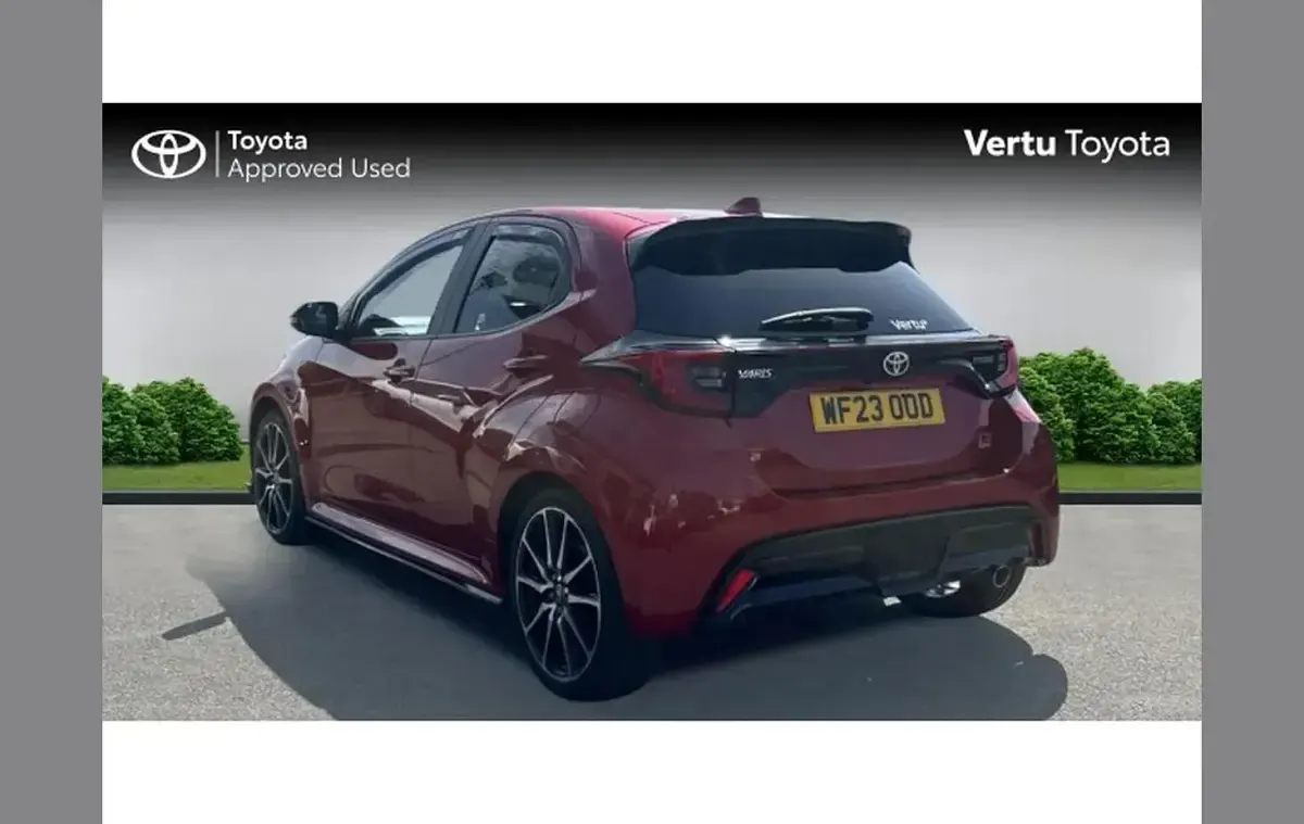 Used Toyota Yaris Hybrid Sport 113 HP (83 kW) 2023 Red Hatchback