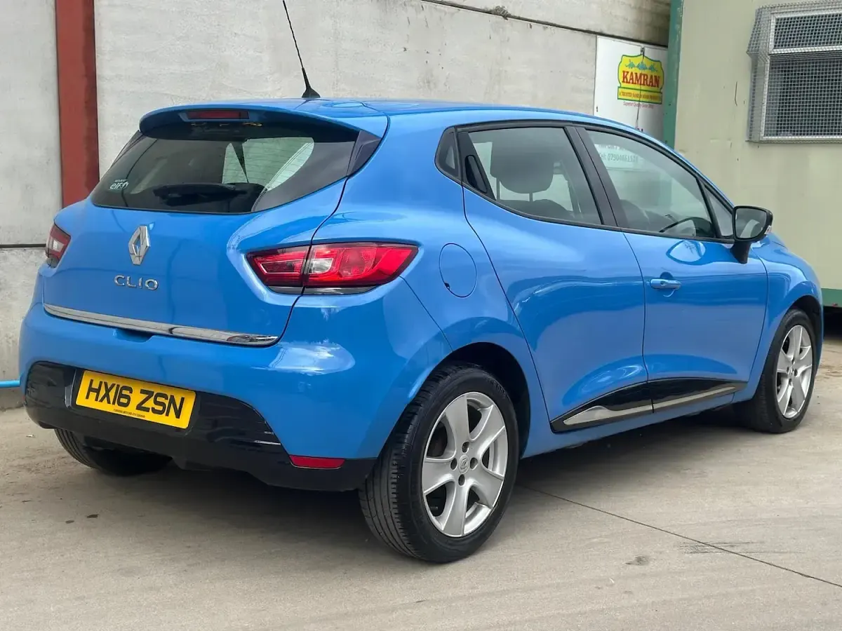 Used Renault Clio Dynamique 75 HP (55 kW) 2016 Blue Hatchback