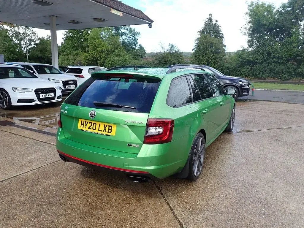 Used Skoda Octavia vRS 245 HP (180 kW) 2020 Green Estate