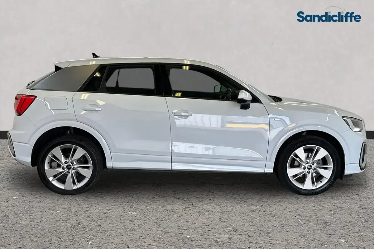 Usado Audi Q2 S-Line 150 CV (110 kW) 2026 Blanco SUV