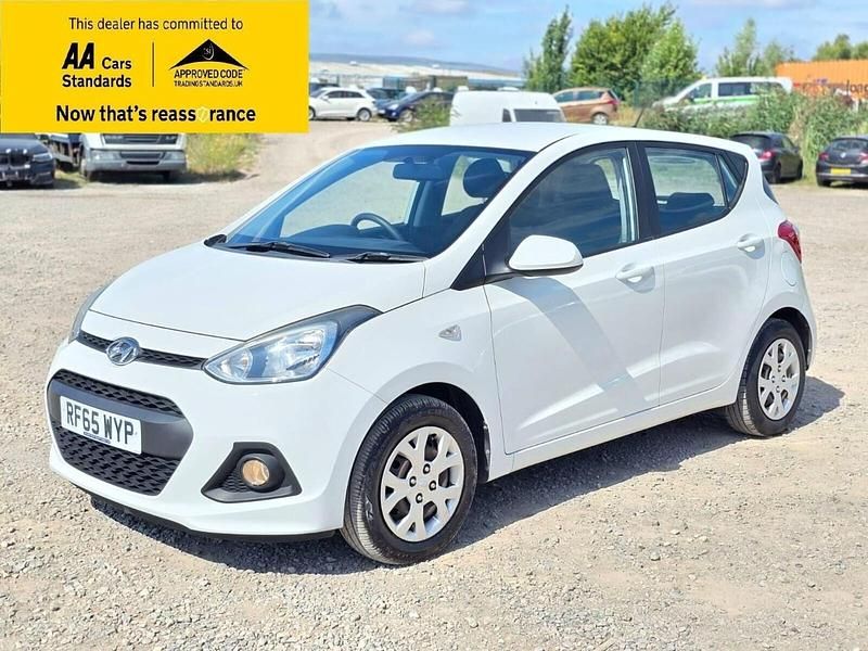 Usado Hyundai i10 SE 87 HP (63 kW) 2015 Branco Citadino