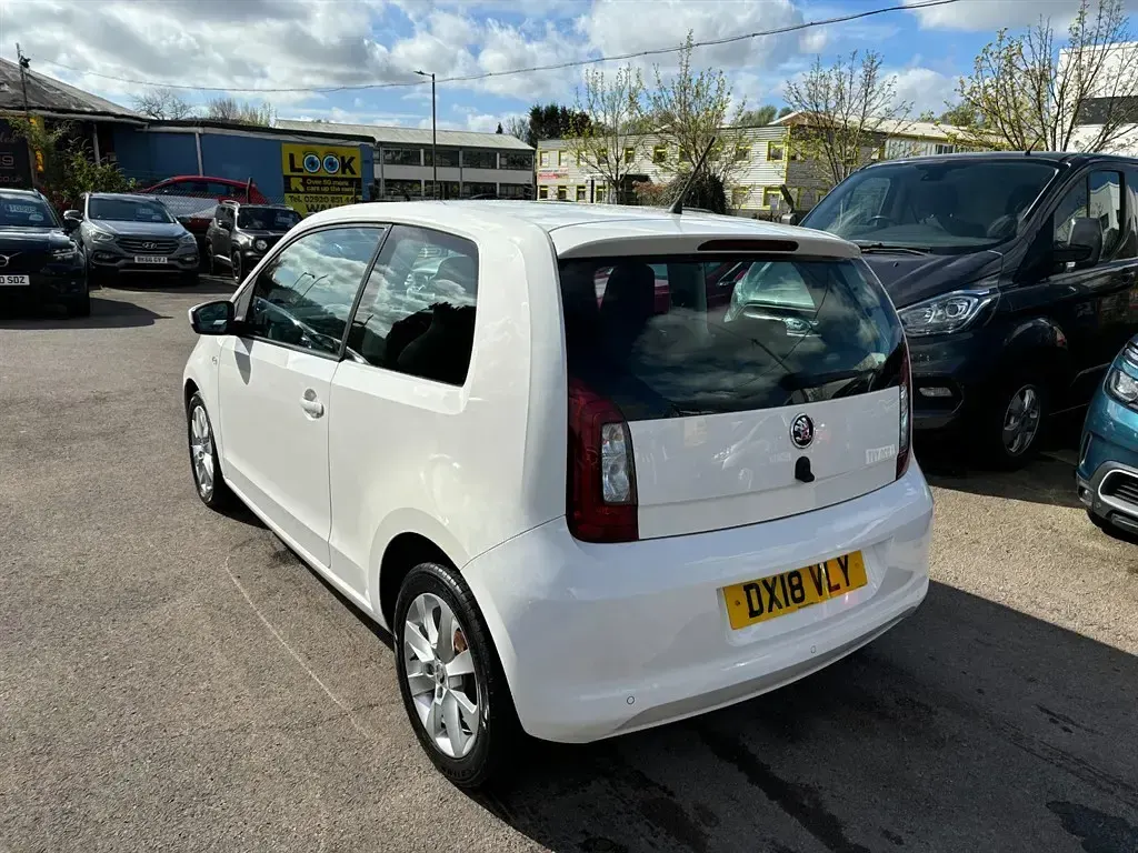 Used Skoda Citigo SE L 75 HP (55 kW) 2018 White Hatchback