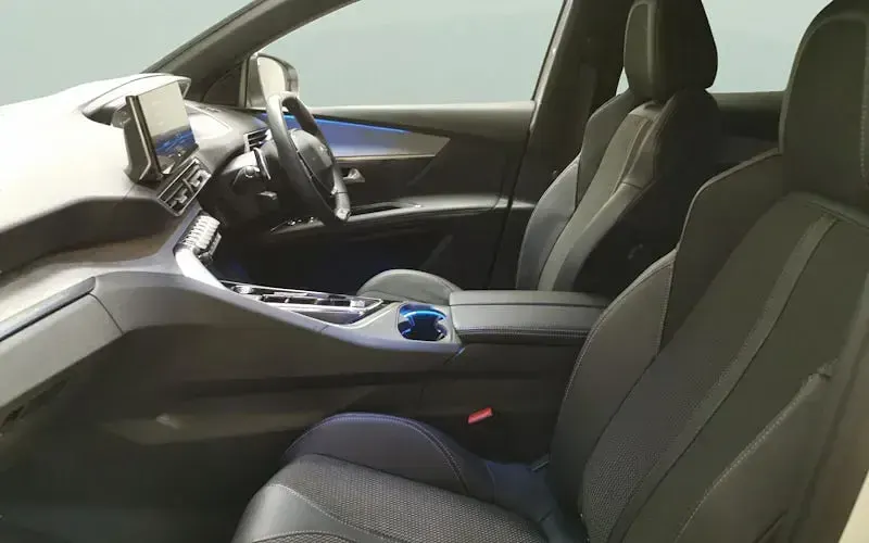Second-hand Peugeot 3008 GTi 136 CP (100 kW) 2023 Alb SUV