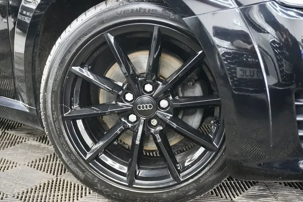 Usado Audi TT Sport 180 HP (132 kW) 2018 Preto Coupé