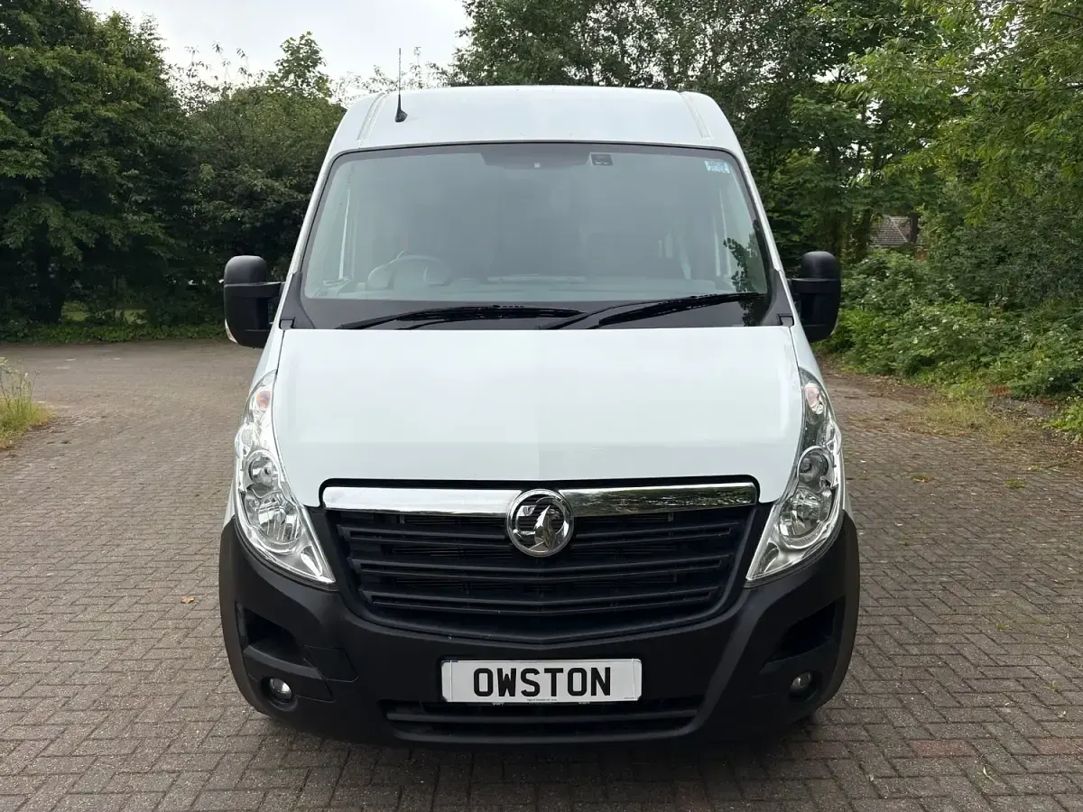 Used Vauxhall Movano 130 HP (95 kW) 2019 White MPV