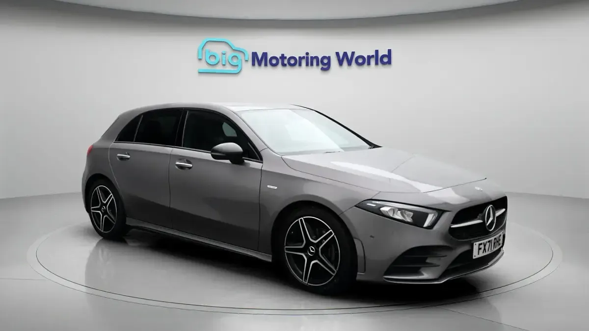 Gebraucht Mercedes A200 AMG line 163 PS (119 kW) 2022 Kleinwagen