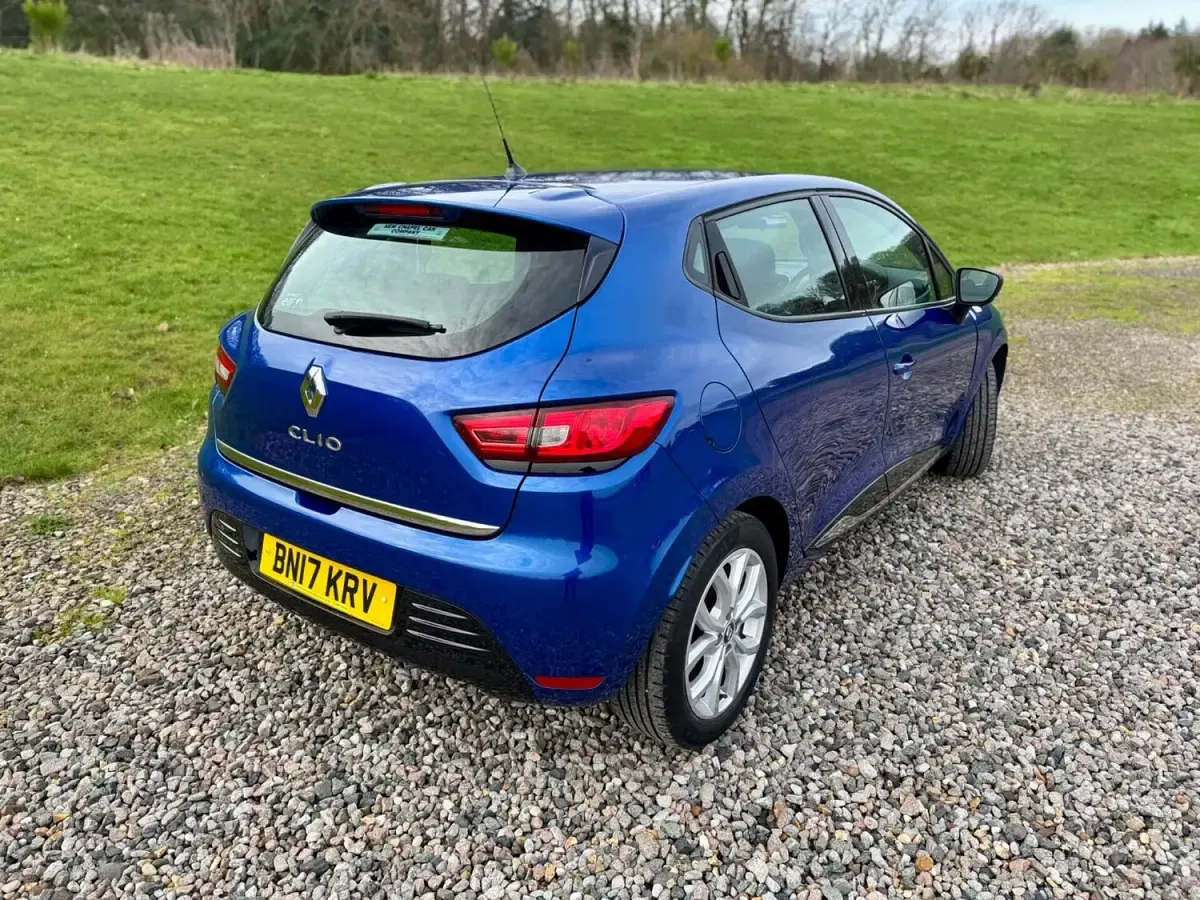 Used Renault Clio Dynamique 75 HP (55 kW) 2017 Blue Hatchback
