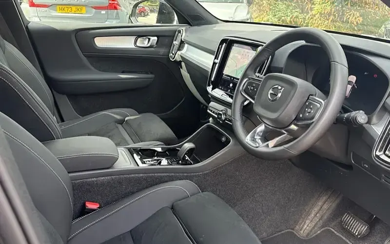 Used Volvo XC40 Plus 163 HP (119 kW) 2026 SUV