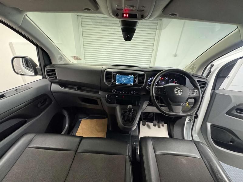 Used Vauxhall Vivaro Sportive 100 HP (73 kW) 2020 White MPV