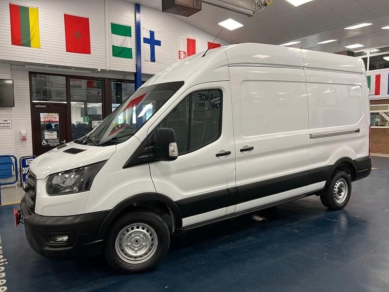 Usado Ford Transit 130 HP (95 kW) 2022 Branco Van