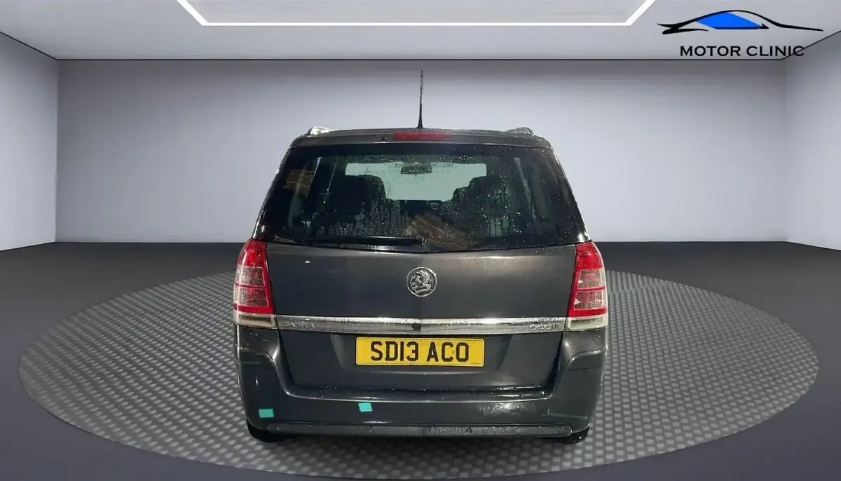 Second-hand Vauxhall Zafira 120 CP (88 kW) 2013 Gri Monovolum