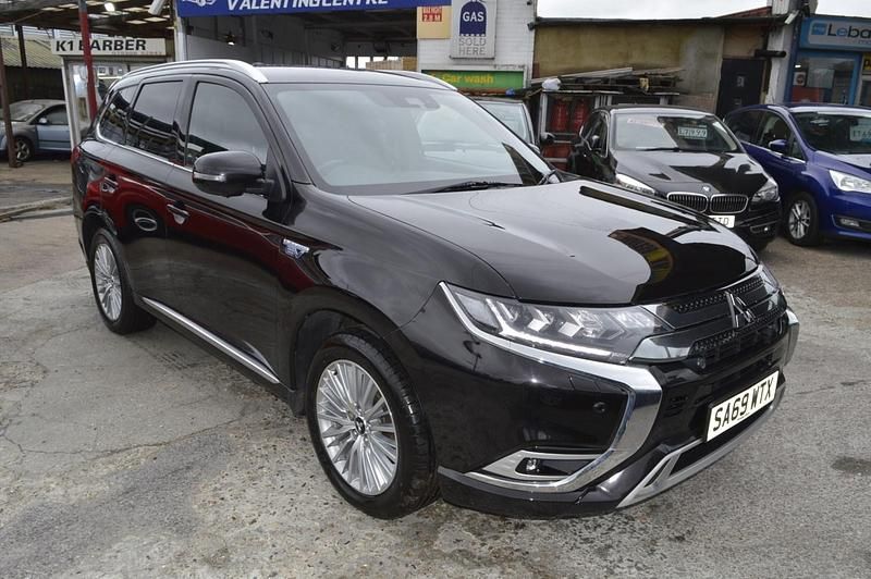 Black Used 2019 Mitsubishi Outlander P-HEV Estate | £13,999 (Fair price) - Image 1/4