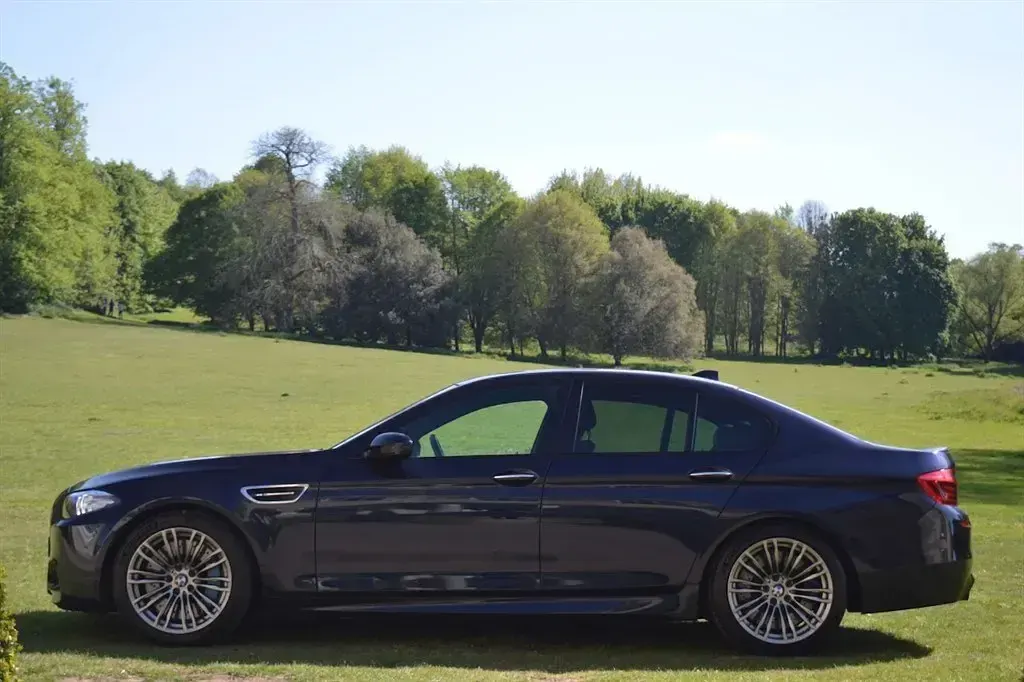 Used BMW M5 Impressive 2013 Blue Sedan