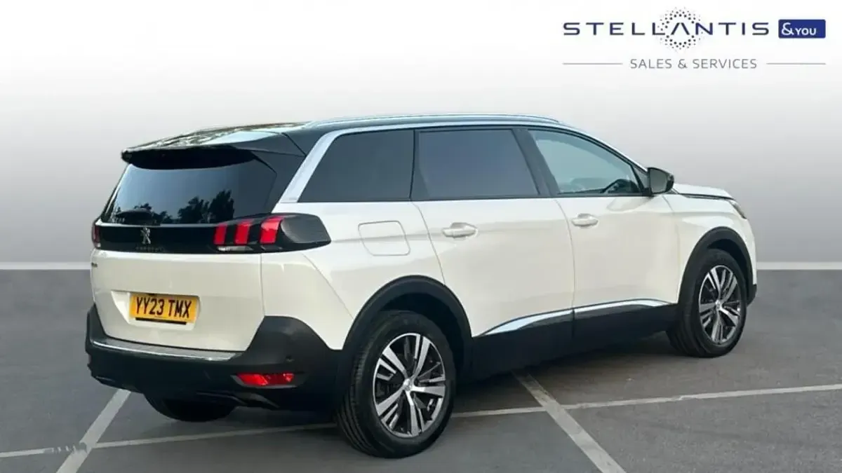 Used Peugeot 5008 Allure+ 129 HP (94 kW) 2023 White SUV