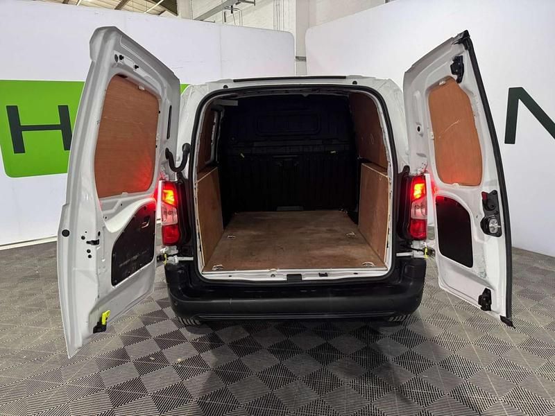Used Peugeot Partner Premium 2022 White MPV