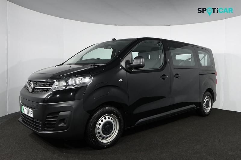 Second-hand Vauxhall Vivaro 100 kW (136 CP) 2024 Negru Monovolum